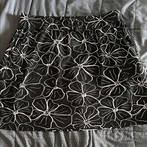 Chic Black and White Floral Mini Skort
